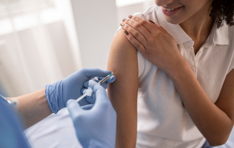 Nggak Harus Nunggu Menikah, Ini Waktu Terbaik untuk Vaksin HPV